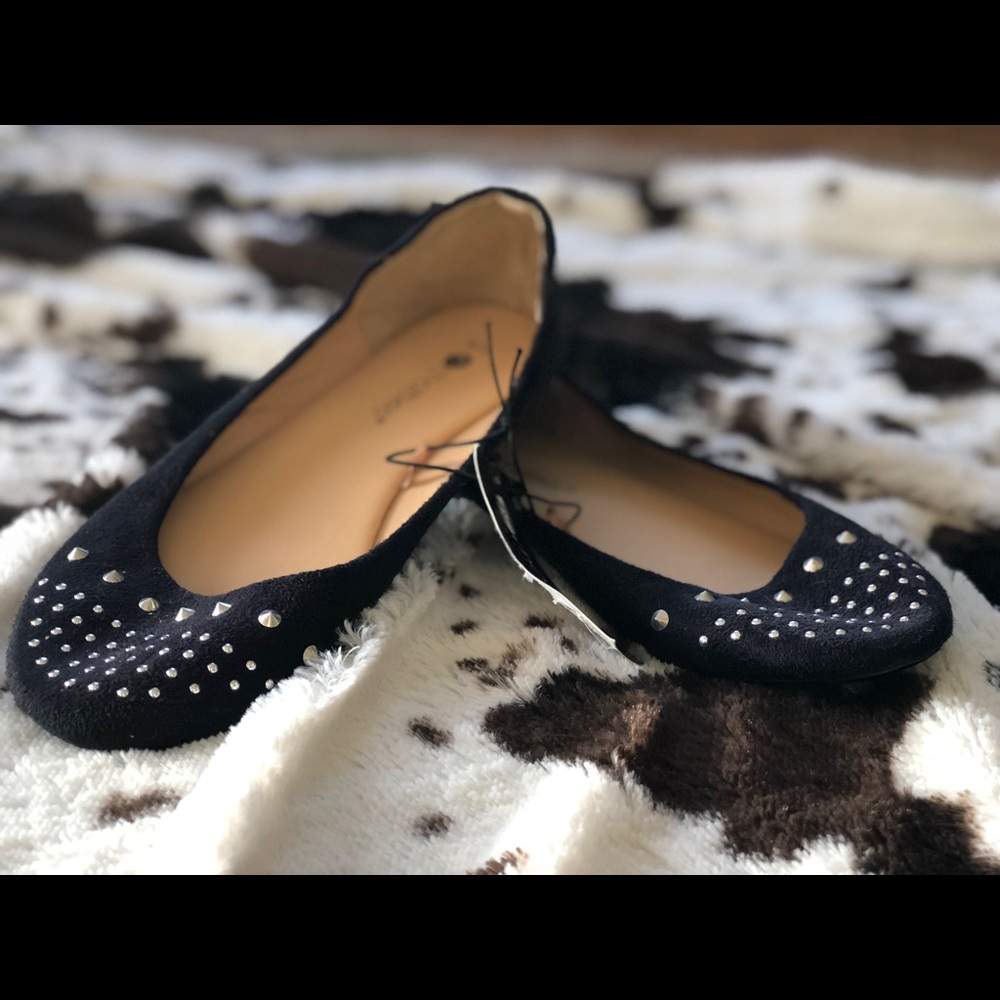 Women’s Chatties black flats